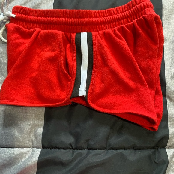 🐠2/$10🐠 Woman’s shorts - Picture 3 of 4